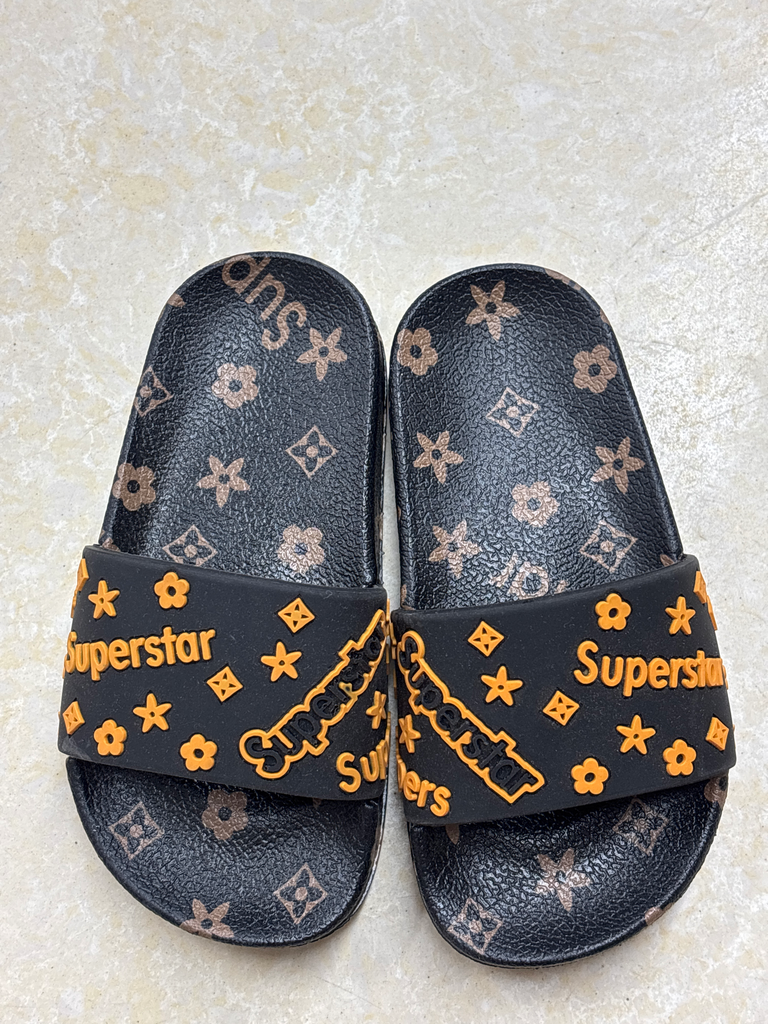 Табочка хүүхэд /Superstar/